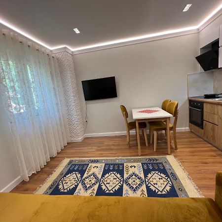 Chestnut Yard Villa Tirana Bagian luar foto