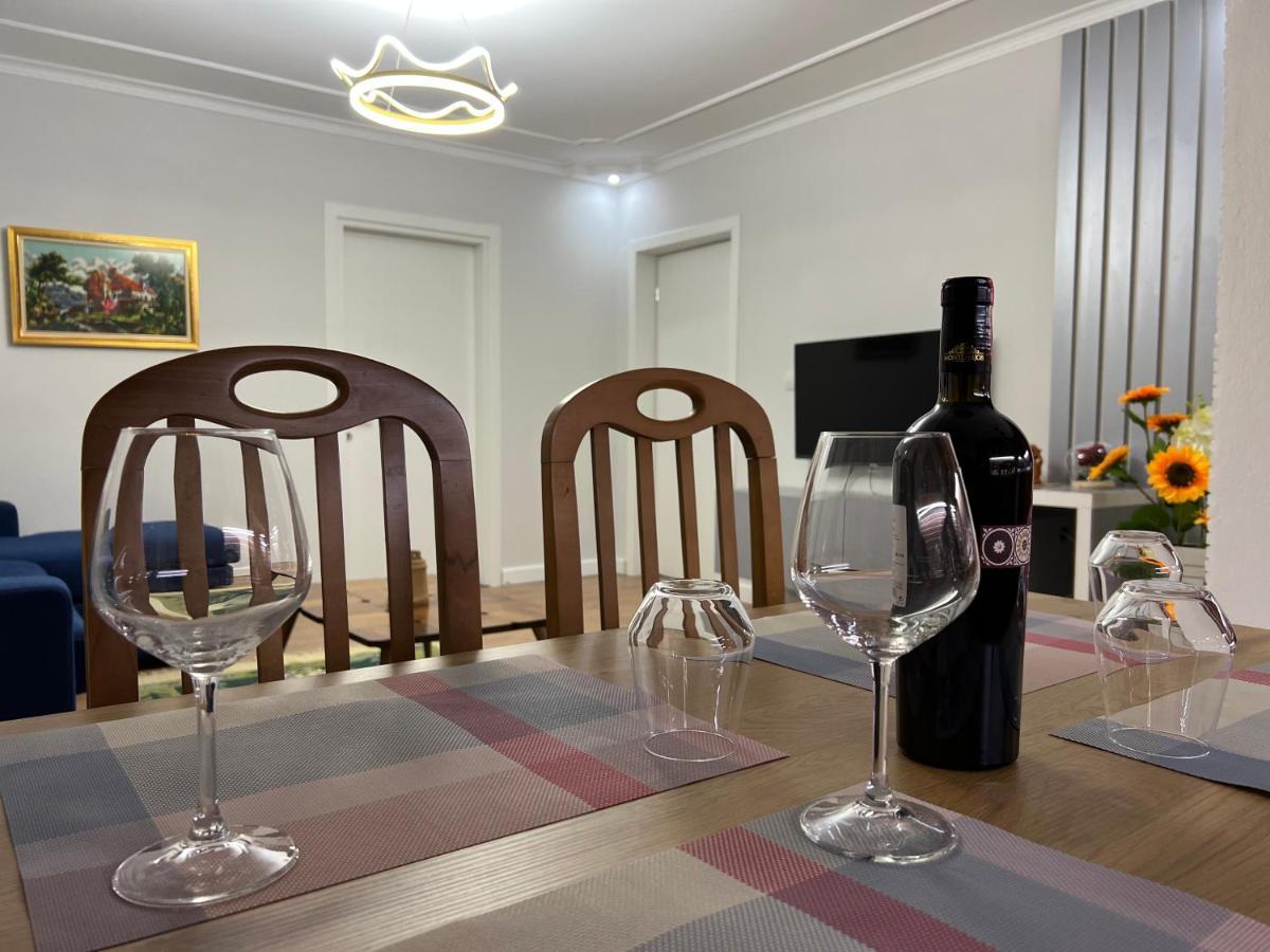 Chestnut Yard Villa Tirana Bagian luar foto