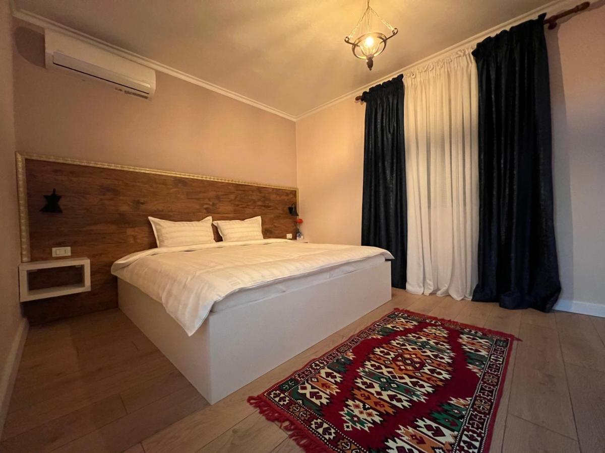 Chestnut Yard Villa Tirana Bagian luar foto