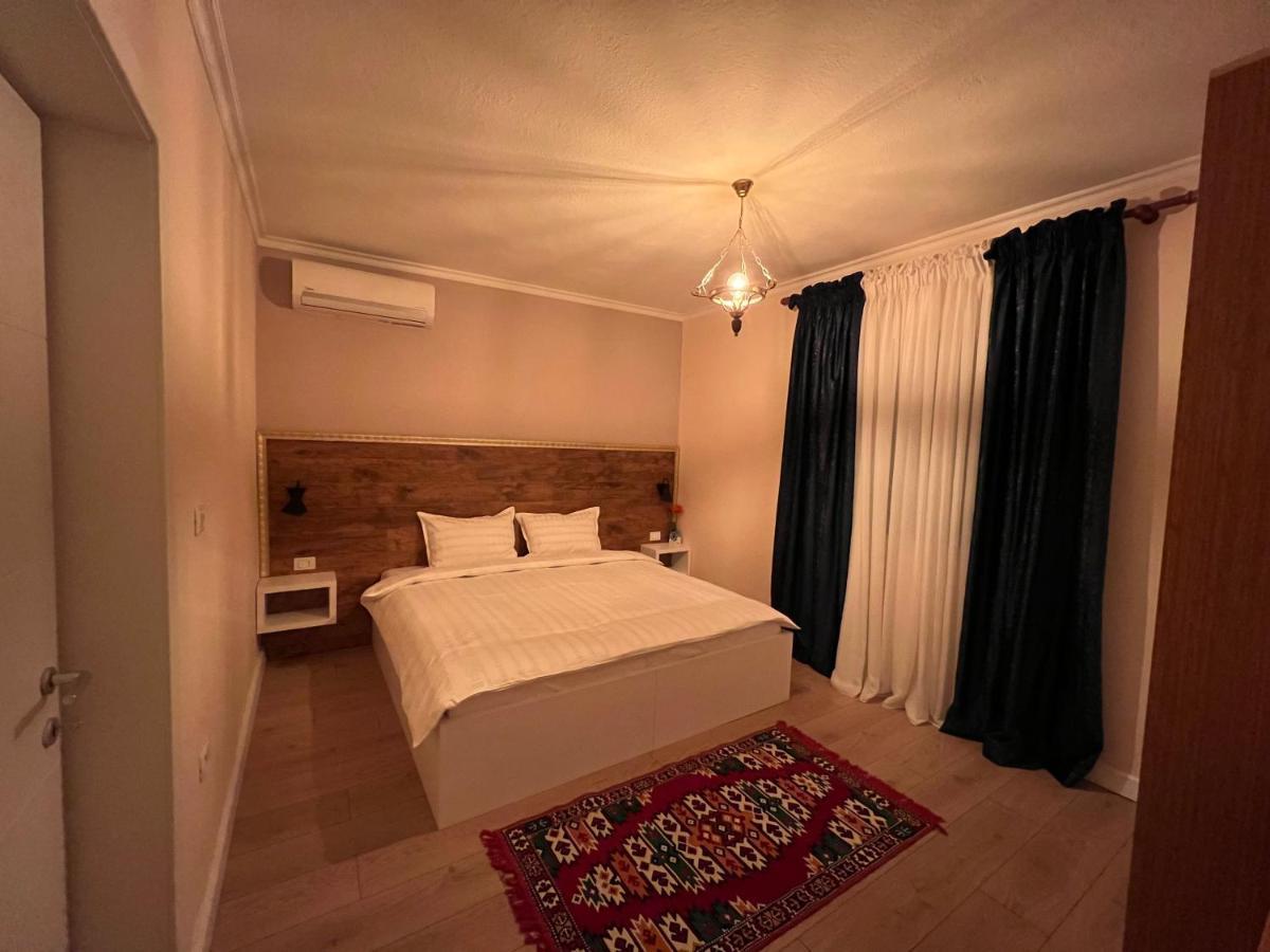 Chestnut Yard Villa Tirana Bagian luar foto