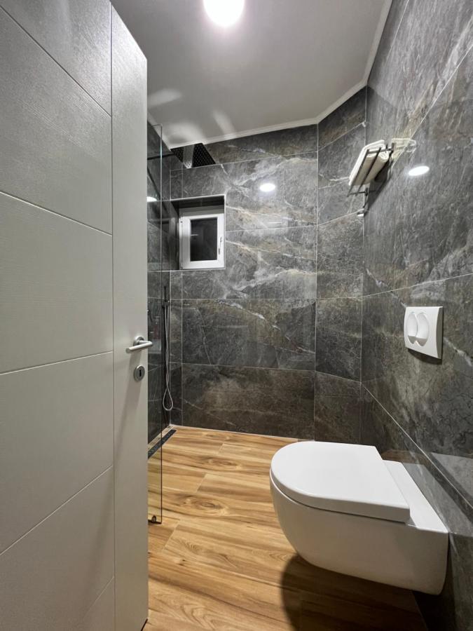 Chestnut Yard Villa Tirana Bagian luar foto