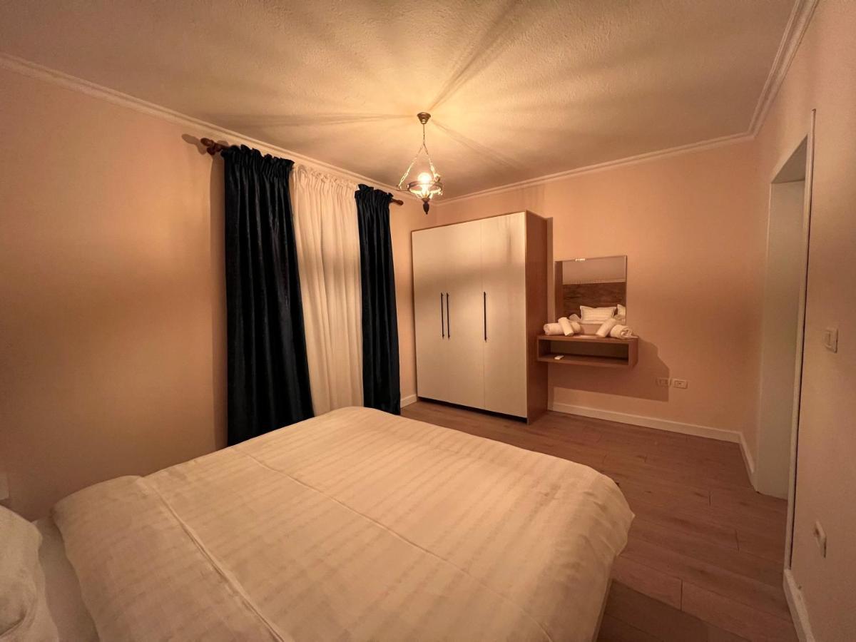 Chestnut Yard Villa Tirana Bagian luar foto