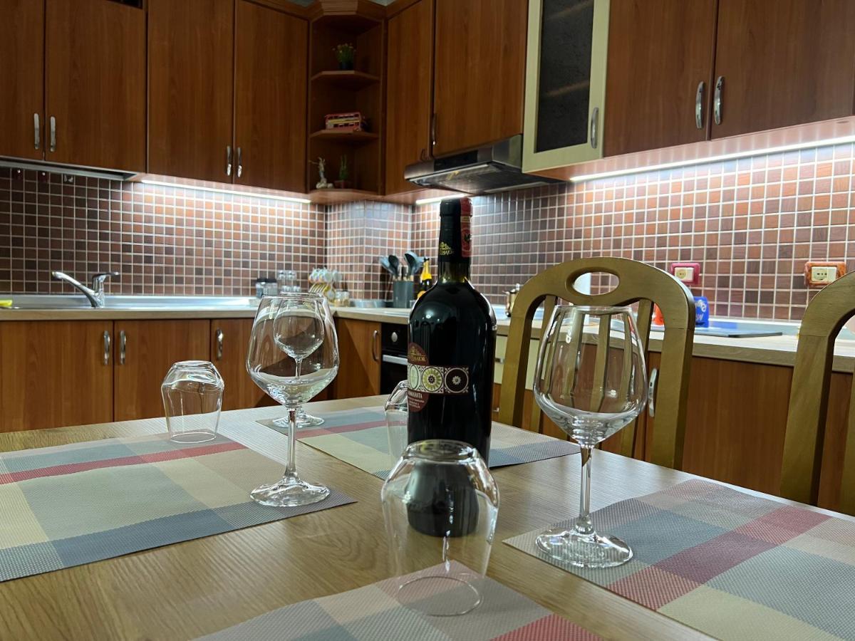 Chestnut Yard Villa Tirana Bagian luar foto