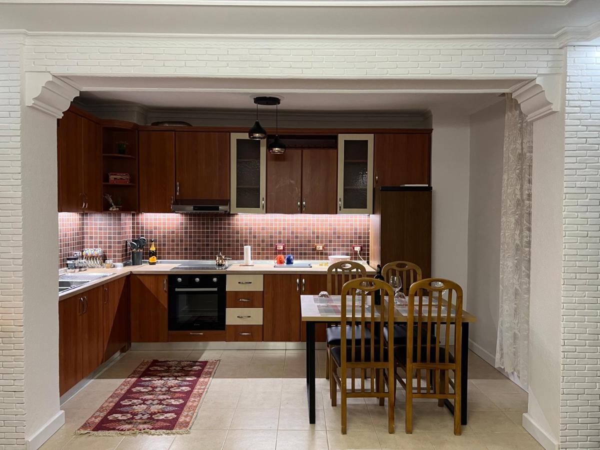 Chestnut Yard Villa Tirana Bagian luar foto