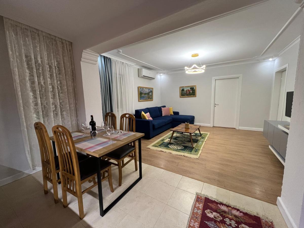 Chestnut Yard Villa Tirana Bagian luar foto