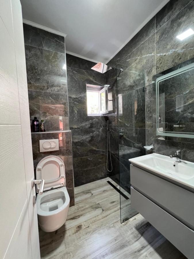 Chestnut Yard Villa Tirana Bagian luar foto