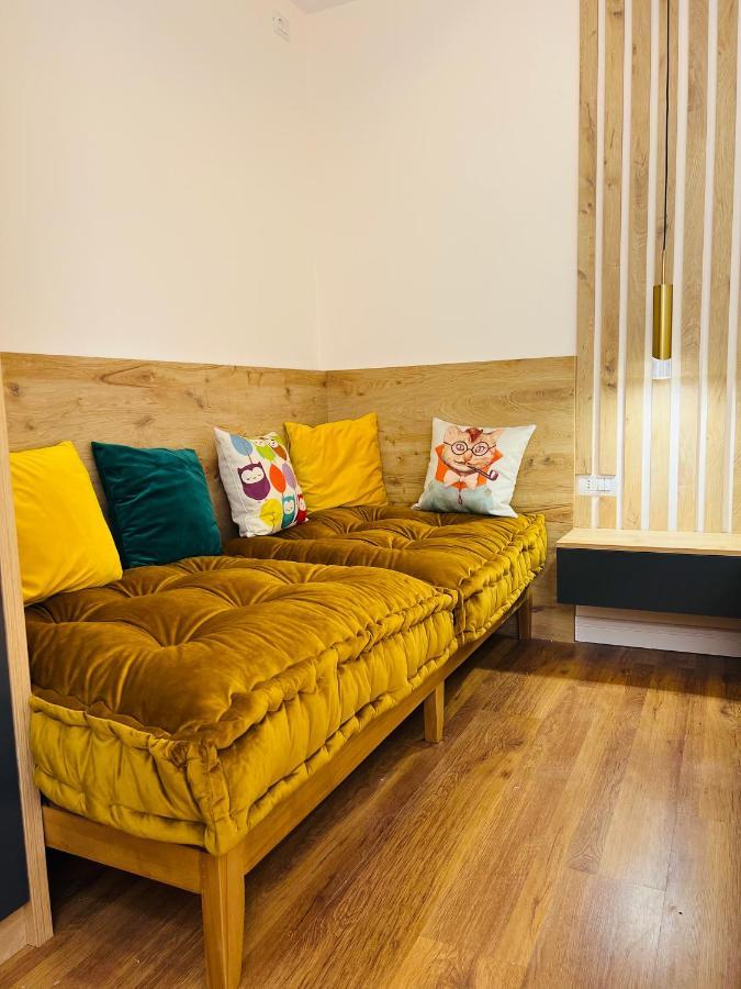 Chestnut Yard Villa Tirana Bagian luar foto